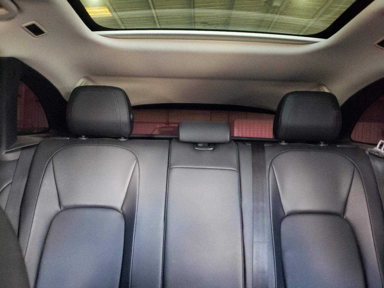 SADCJ2BV8HA063758 2017 Jaguar F-Pace Premium