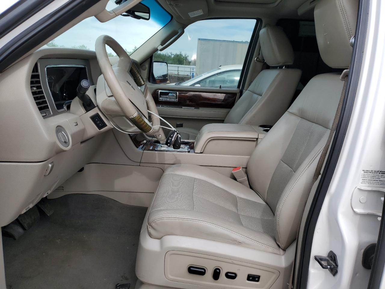 5LMJJ2J54AEJ03247 2010 Lincoln Navigator