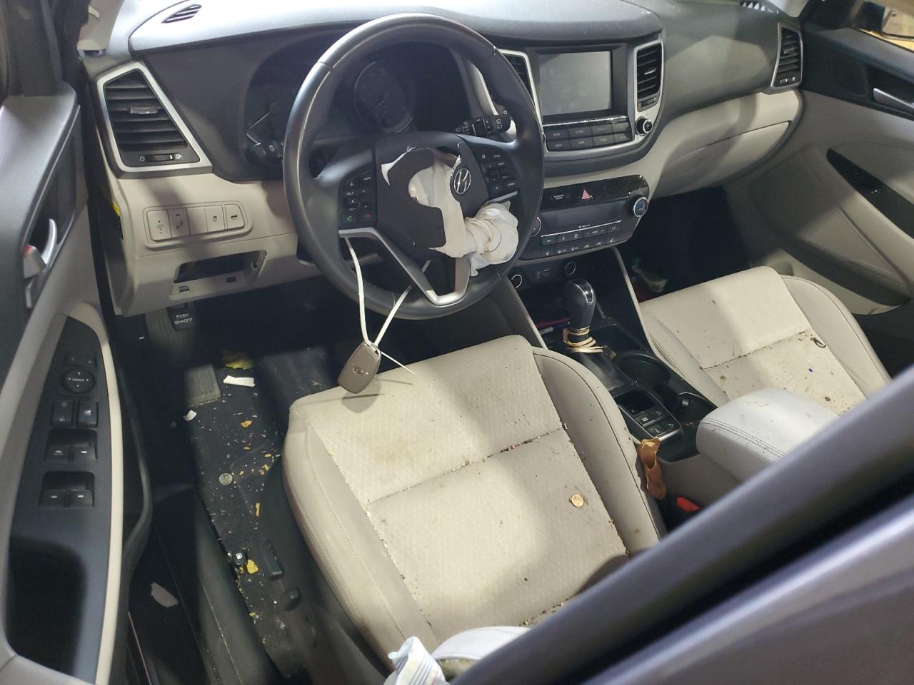 KM8J3CA2XJU689015 2018 Hyundai Tucson Value