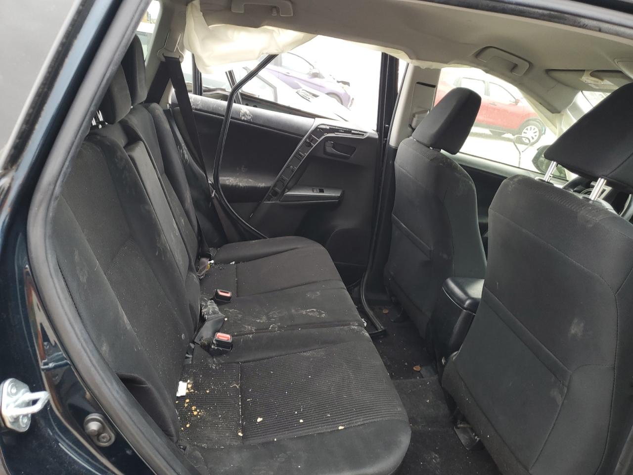 JTMBFREV2HJ702777 2017 Toyota Rav4 Le