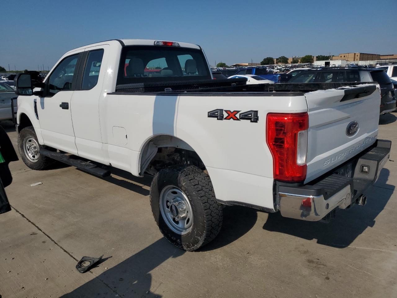 2017 Ford F250 Super Duty vin: 1FT7X2B66HEC57668