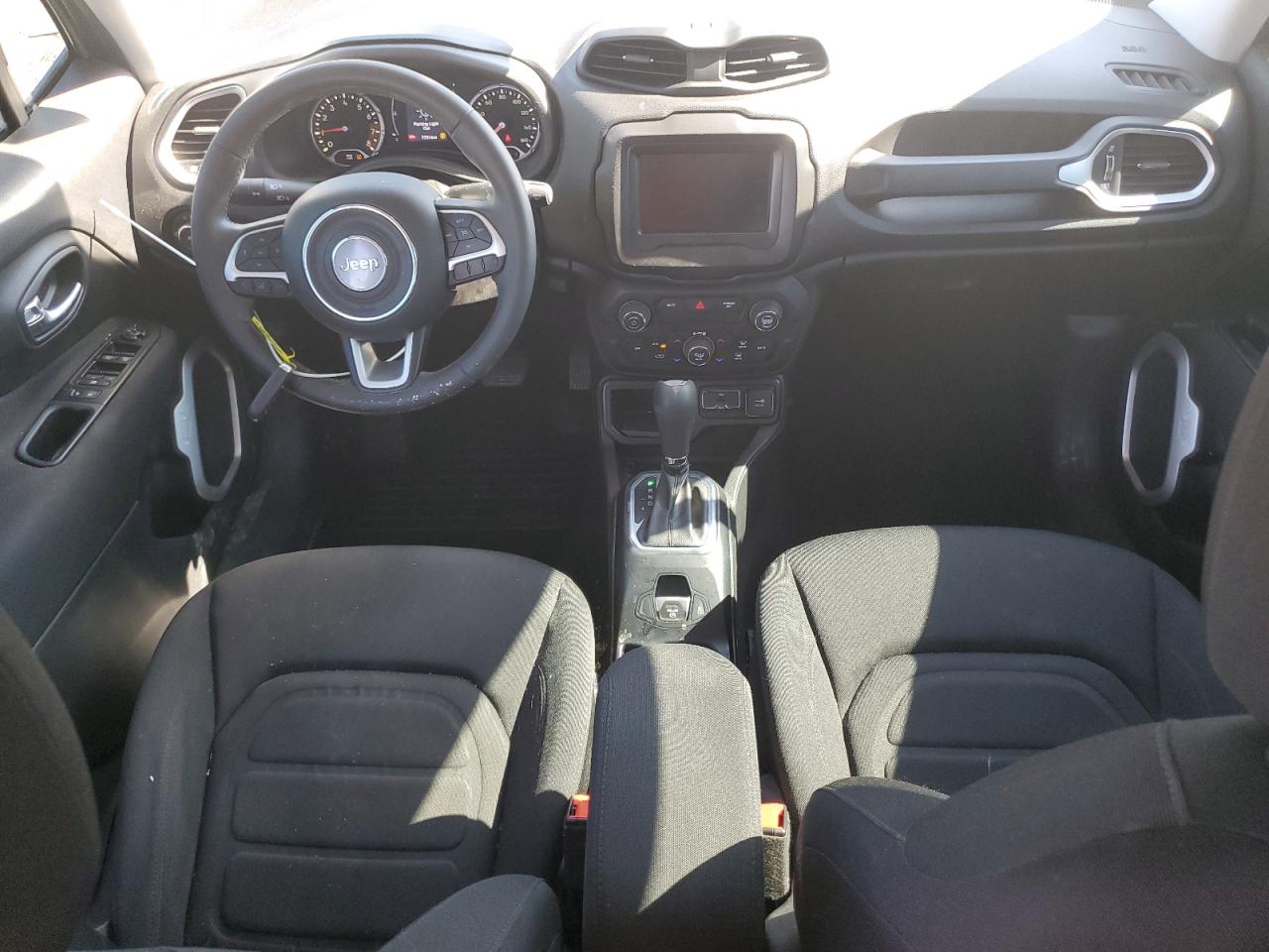 ZACNJABB8KPK79585 2019 Jeep Renegade Latitude