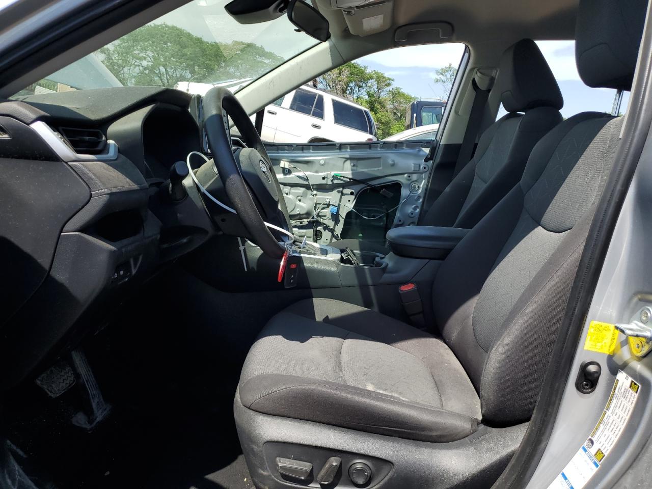 2T3P1RFV0MW211879 2021 Toyota Rav4 Xle