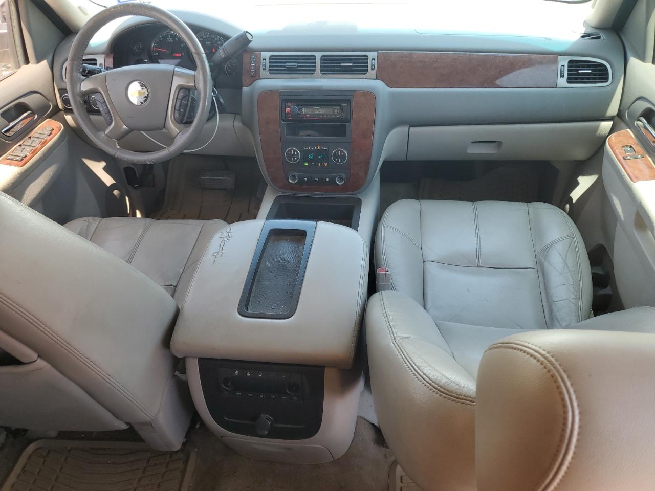 1GNSKBE08BR109710 2011 Chevrolet Tahoe K1500 Lt