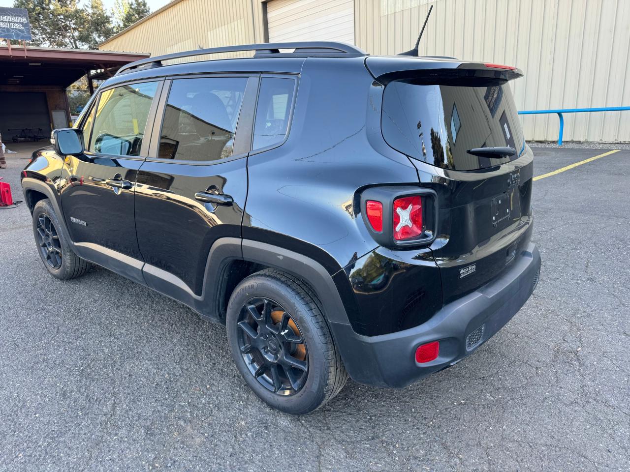 2020 Jeep Renegade Latitude vin: ZACNJABB2LPL61202