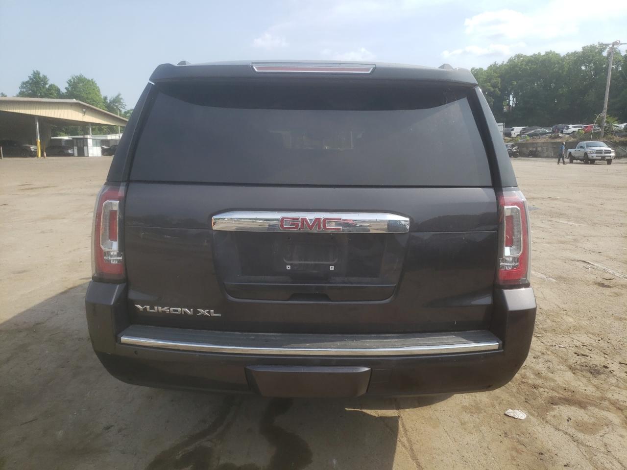 1GKS2HKJ4HR343994 2017 GMC Yukon Xl Denali