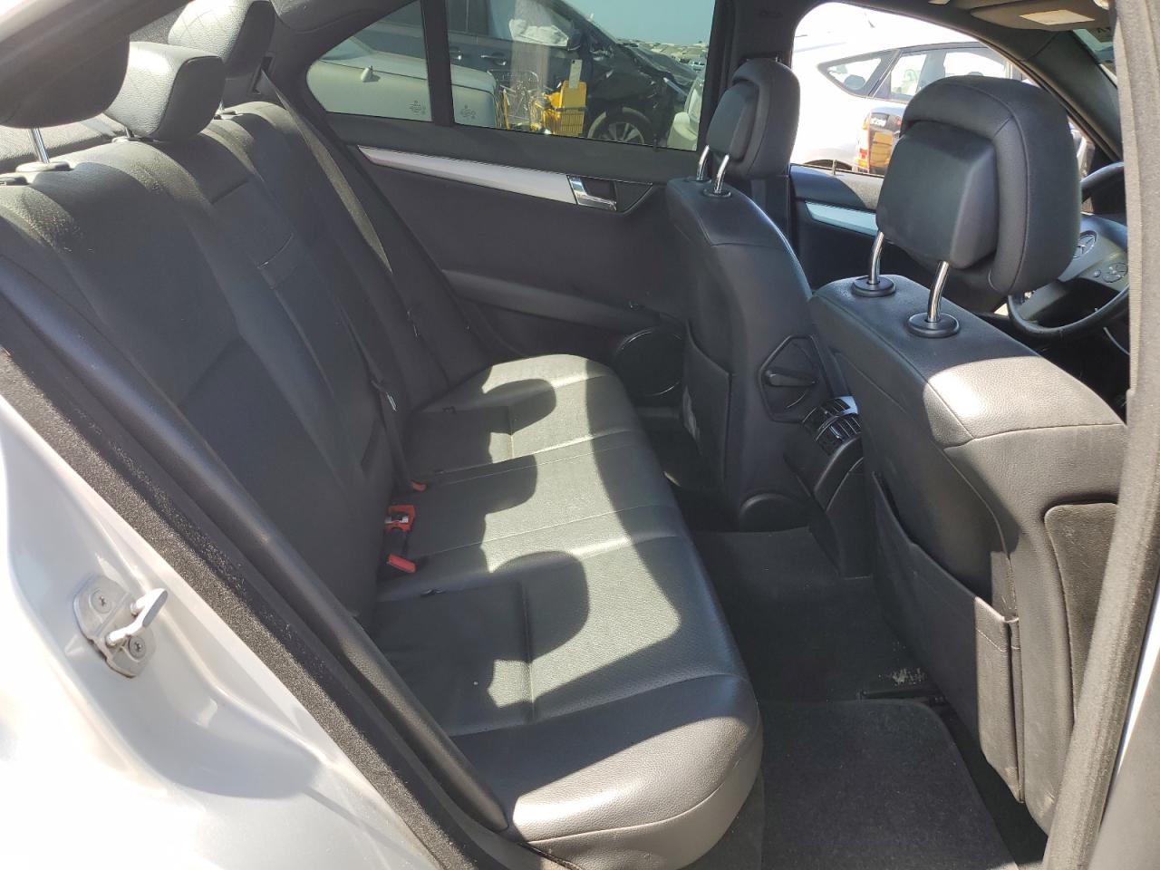 WDDGF54X59R074997 2009 Mercedes-Benz C 300