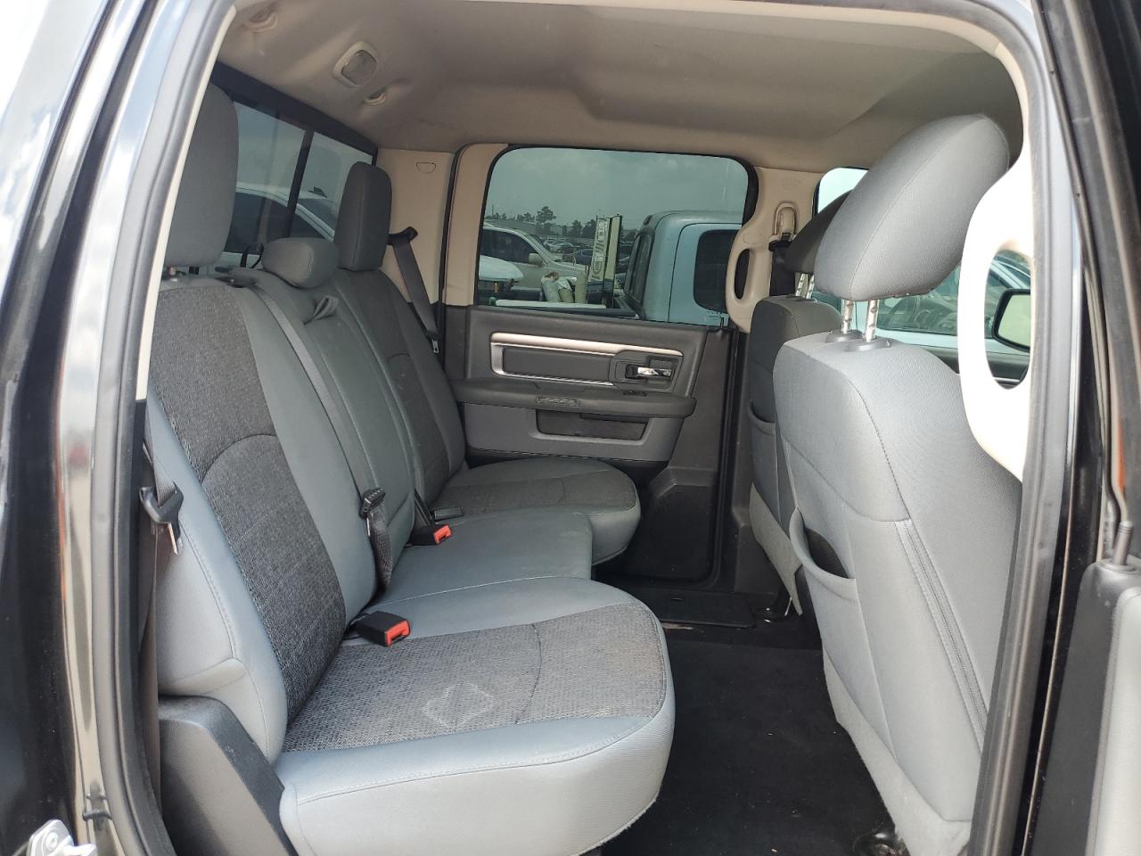 1C6RR6LT1FS629972 2015 Ram 1500 Slt