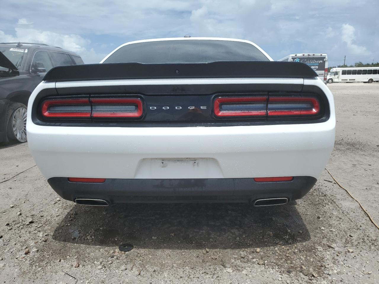 2C3CDZAG8KH605338 2019 Dodge Challenger Sxt