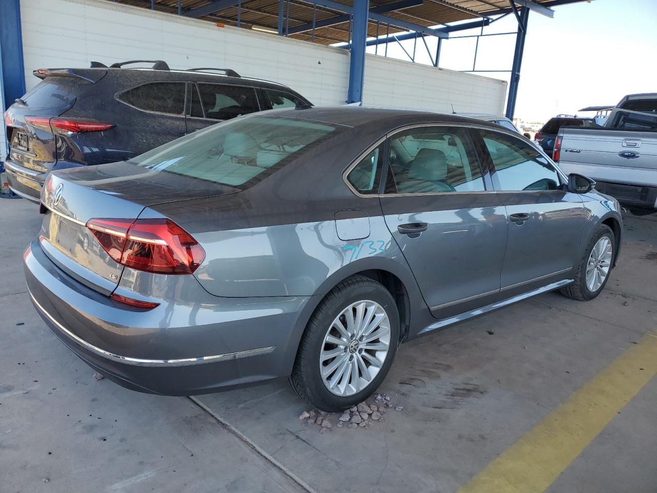 1VWBT7A37HC025700 2017 Volkswagen Passat Se