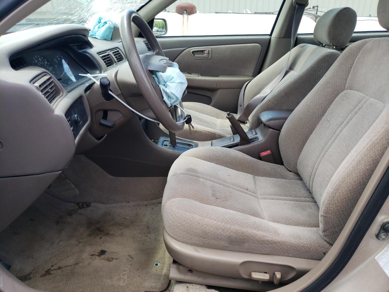 4T1BG22K2YU657056 2000 Toyota Camry Ce