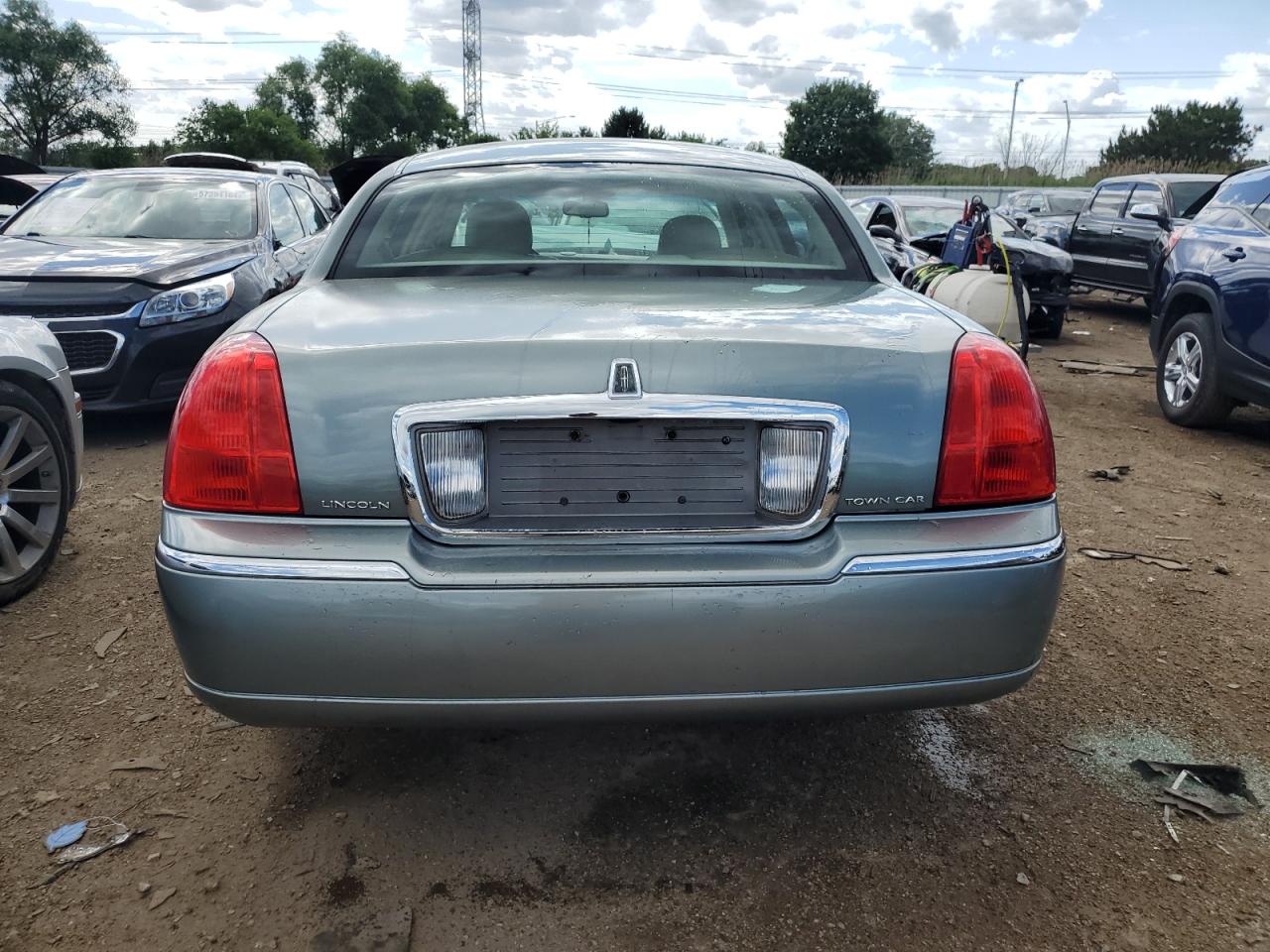 1LNHM82V06Y649074 2006 Lincoln Town Car Signature Limited