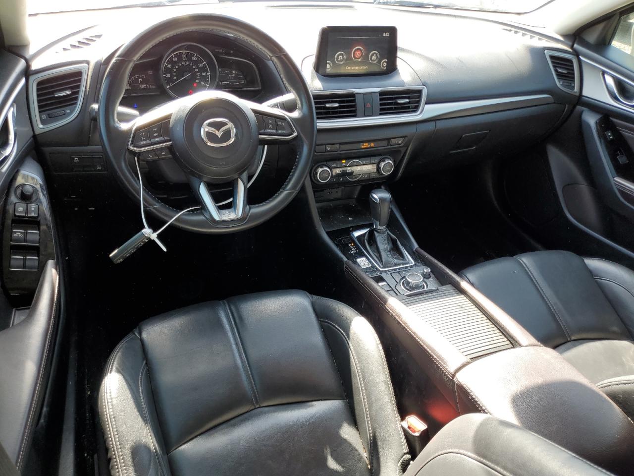 3MZBN1V39JM264431 2018 Mazda 3 Touring