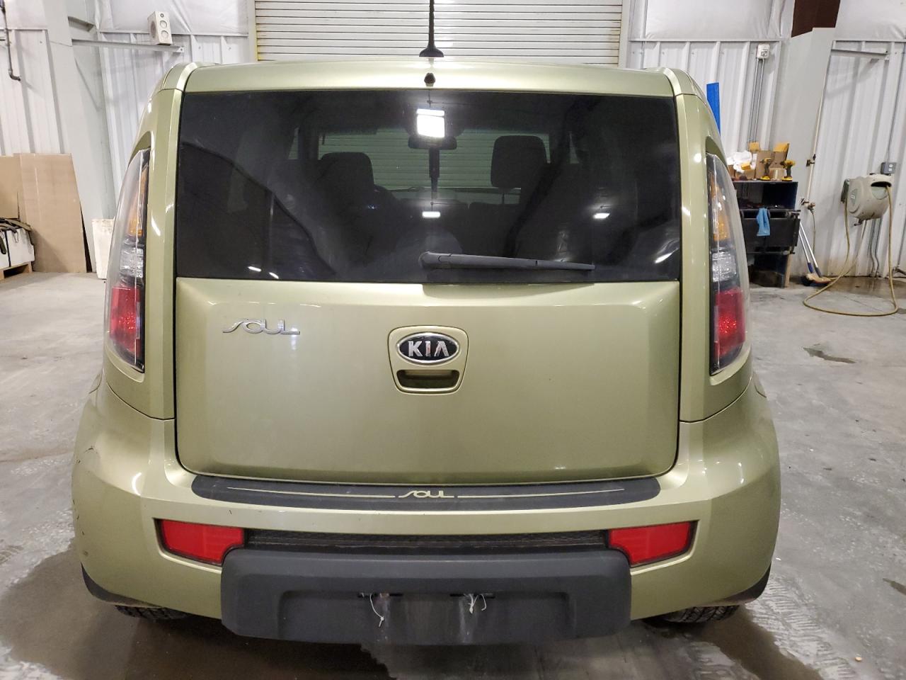 KNDJT2A21B7310305 2011 Kia Soul +