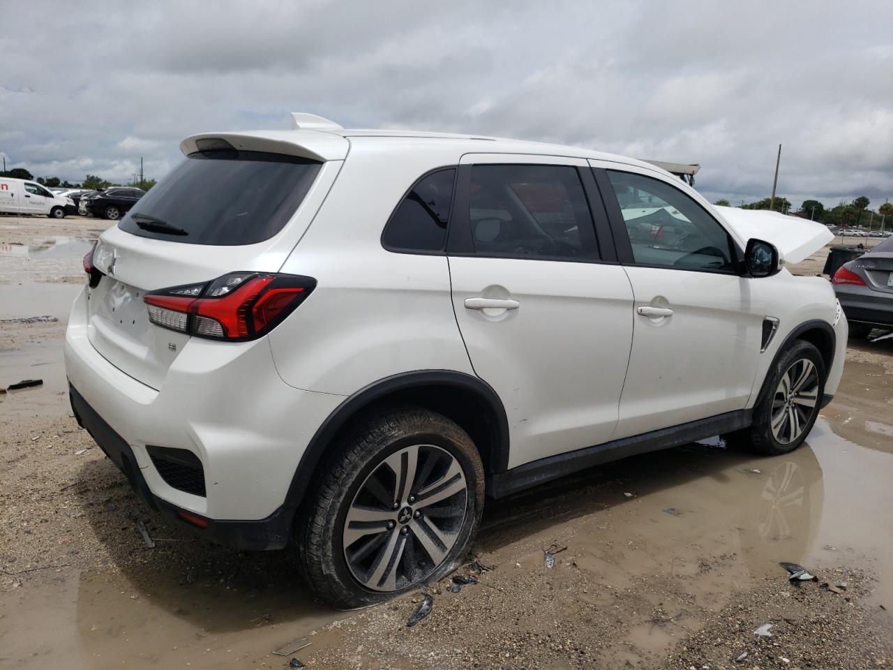 2020 Mitsubishi Outlander Sport Se vin: JA4AP4AU6LU025257