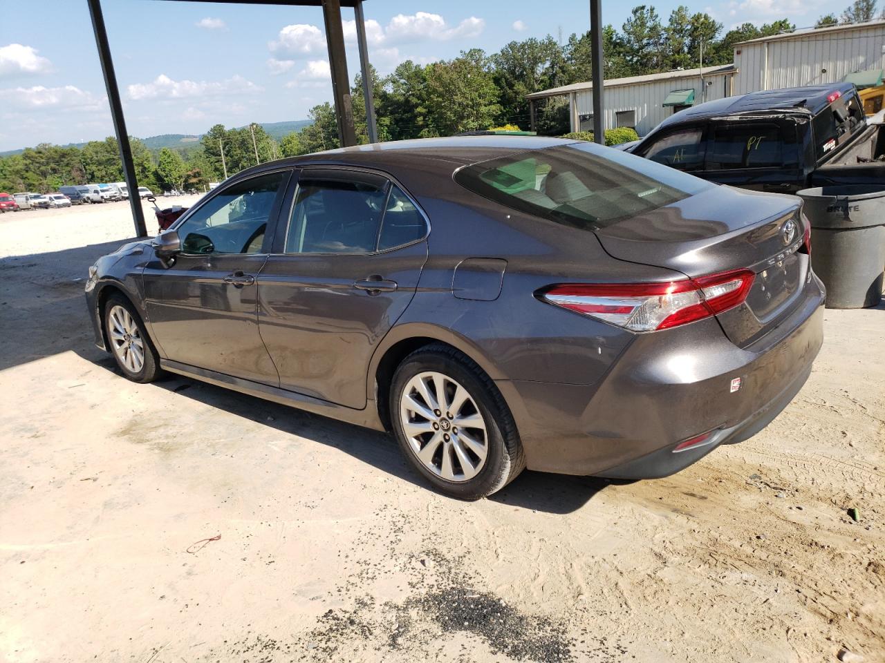 2018 Toyota Camry L vin: 4T1B11HK3JU098609