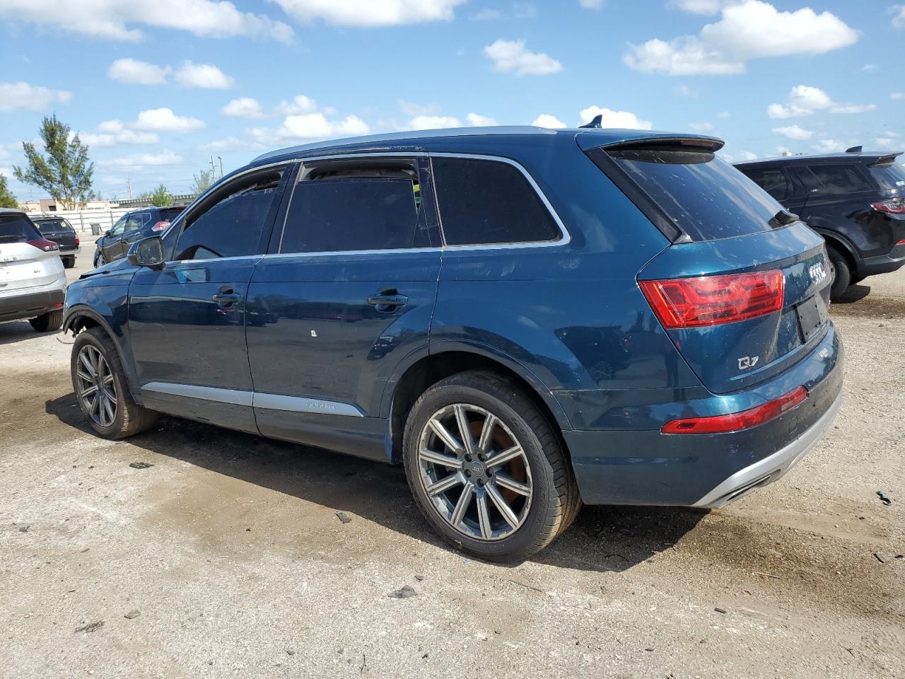 2018 Audi Q7 Premium Plus vin: WA1LAAF74JD047542