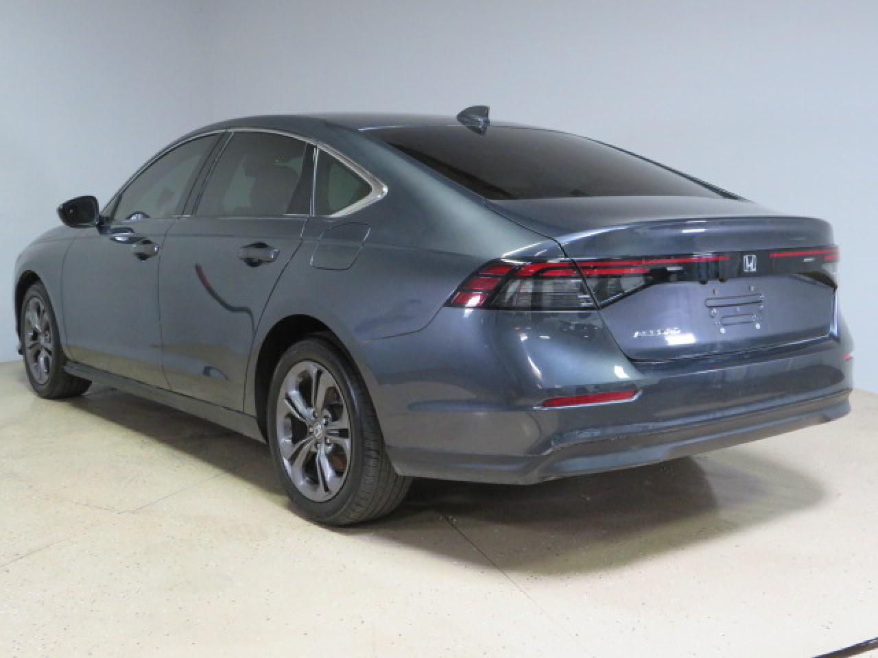 2023 Honda Accord Ex vin: 1HGCY1F34PA025289