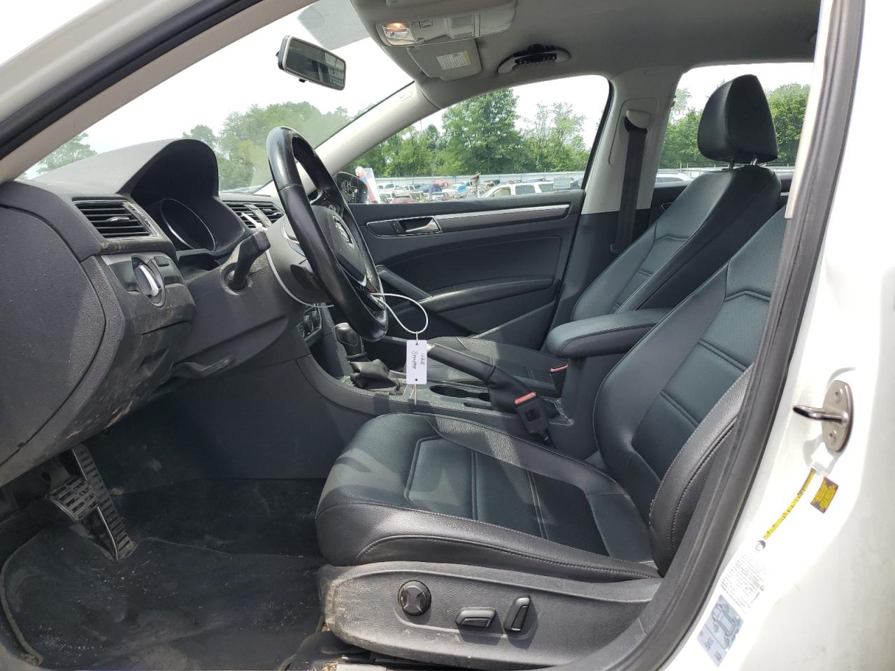 1VWDT7A38HC080634 2017 Volkswagen Passat R-Line