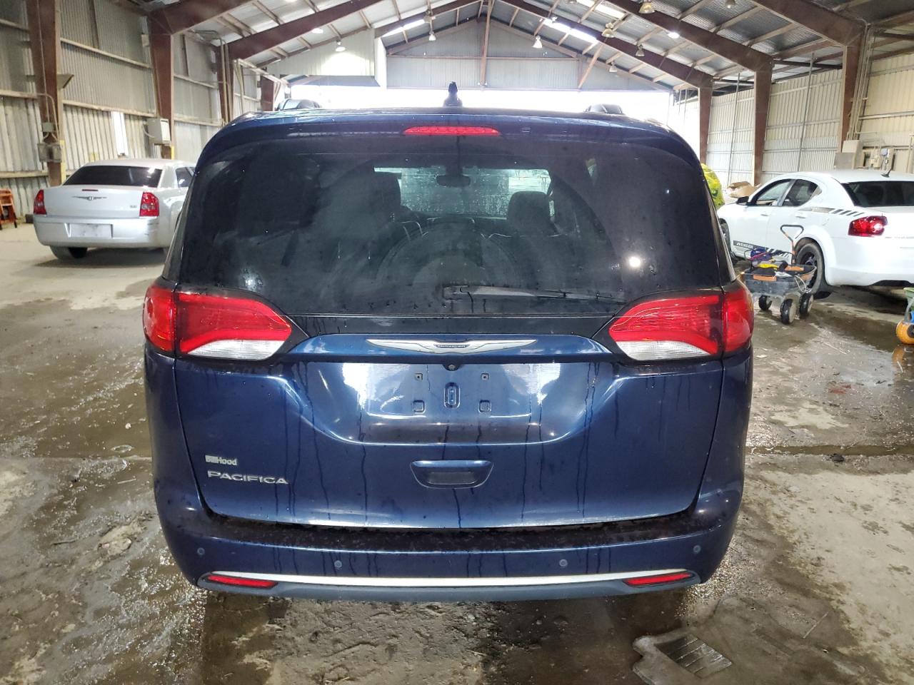 2017 Chrysler Pacifica Touring L vin: 2C4RC1BG9HR512548