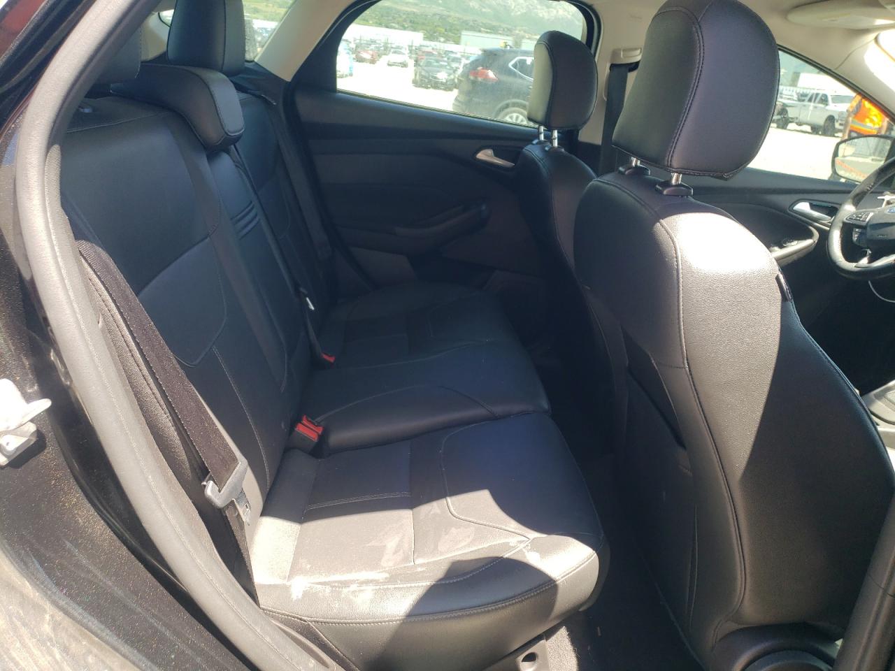 1FADP3K24FL327382 2015 Ford Focus Se