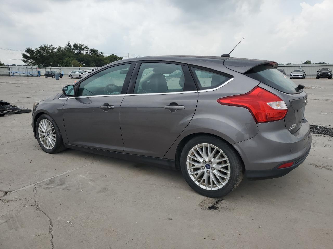 2014 Ford Focus Titanium vin: 1FADP3N27EL310960