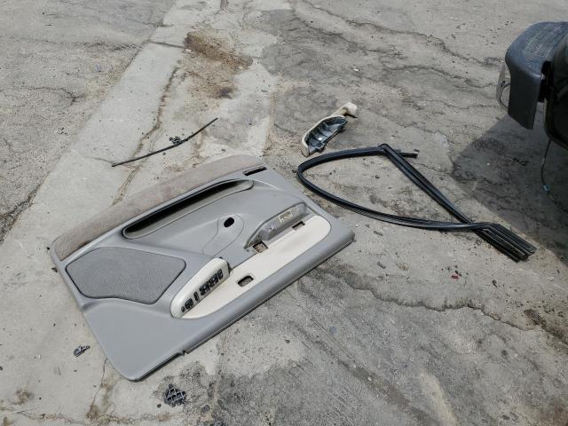 2001 Chevrolet Tahoe C1500 VIN: 1GNEC13T81R175383 Lot: 59671354