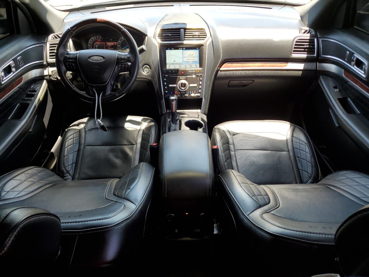 1FM5K8HT6JGB90405 2018 Ford Explorer Platinum