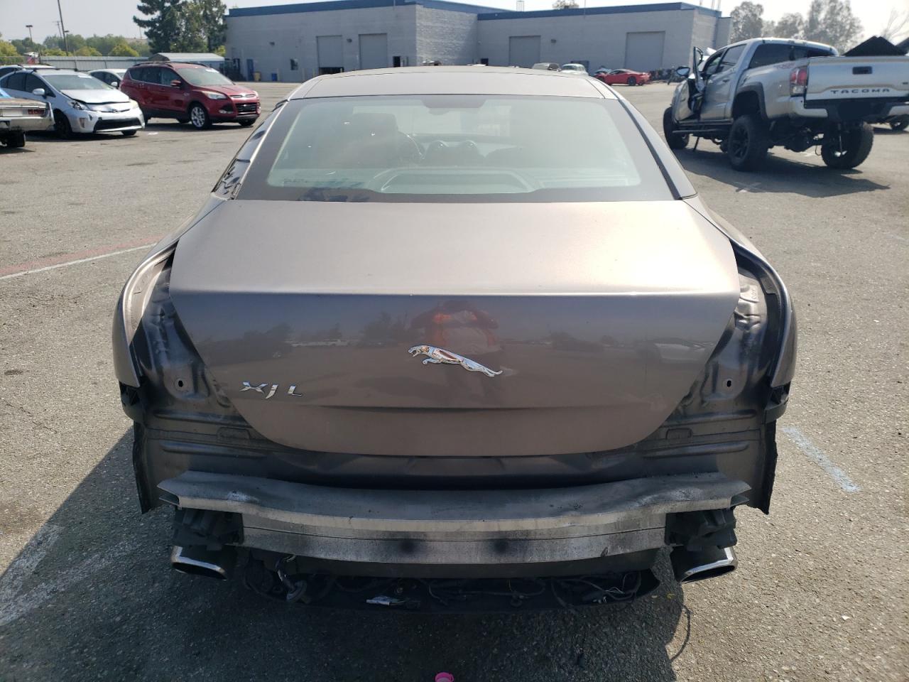 SAJWA2GBXBLV14225 2011 Jaguar Xjl