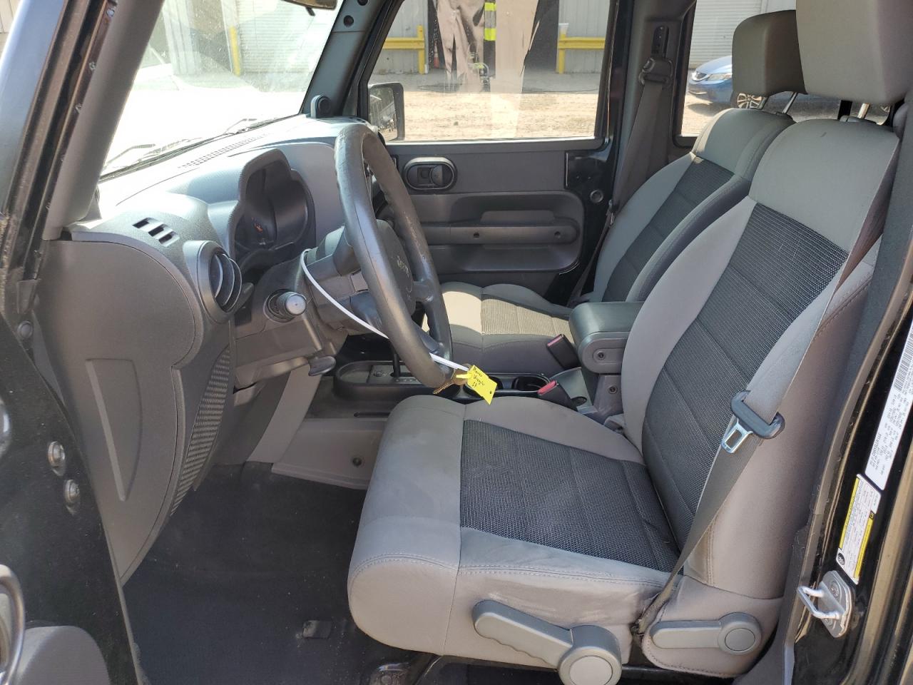 1J4GB39169L737151 2009 Jeep Wrangler Unlimited X