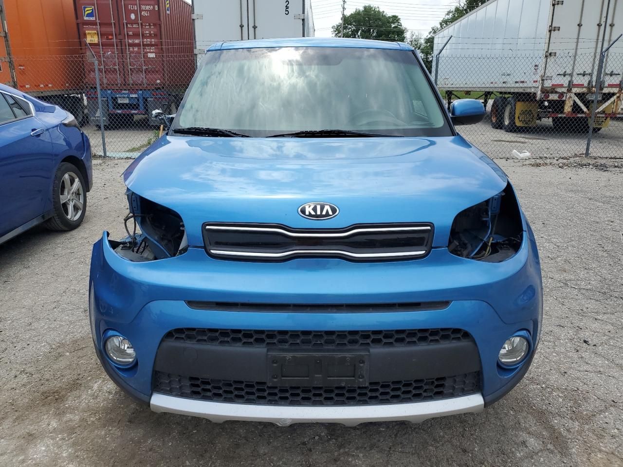 KNDJP3A53J7563337 2018 Kia Soul +