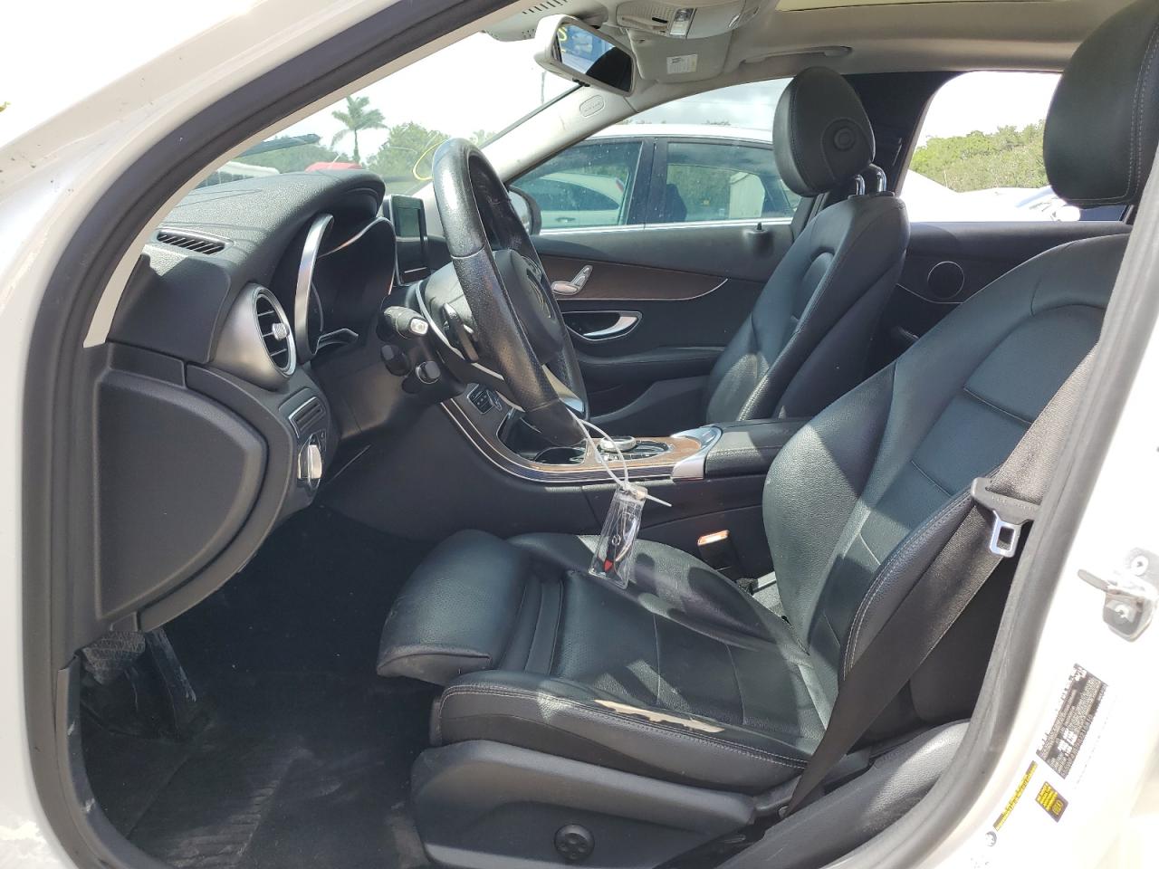 55SWF4JB7HU215810 2017 Mercedes-Benz C 300