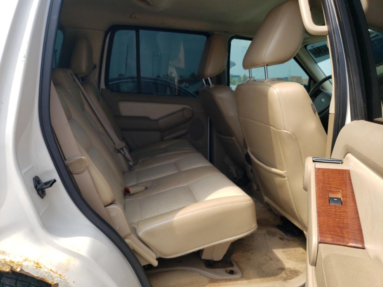 1FMEU7EE0AUA39961 2010 Ford Explorer Eddie Bauer