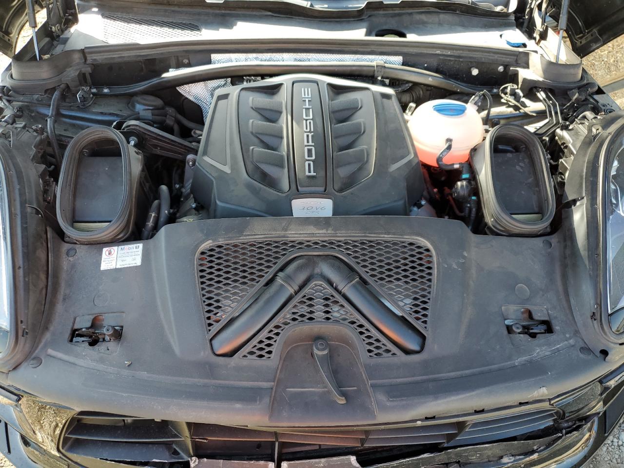 WP1AG2A51JLB60943 2018 Porsche Macan Gts