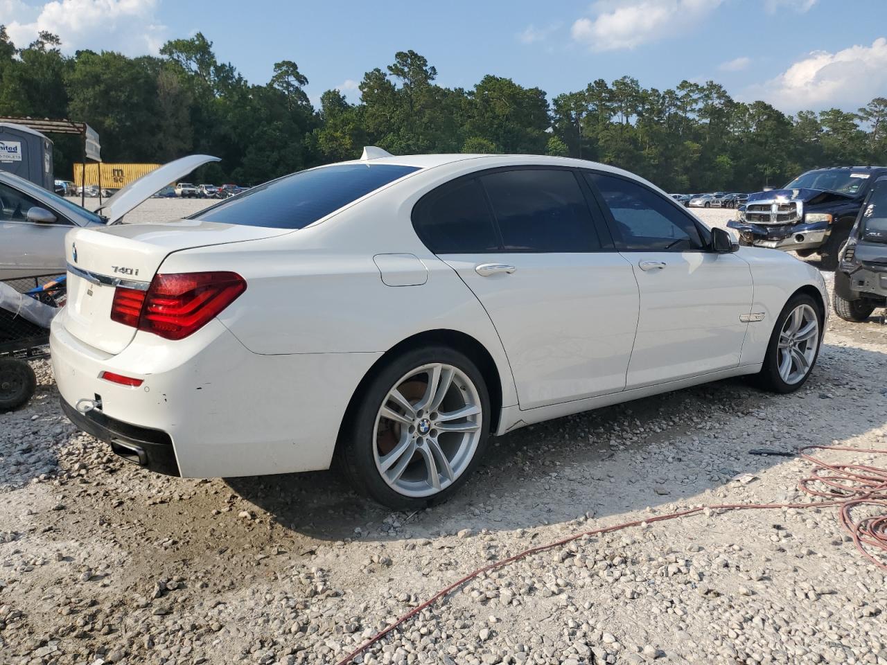 2014 BMW 740 I vin: WBAYA6C59ED144038