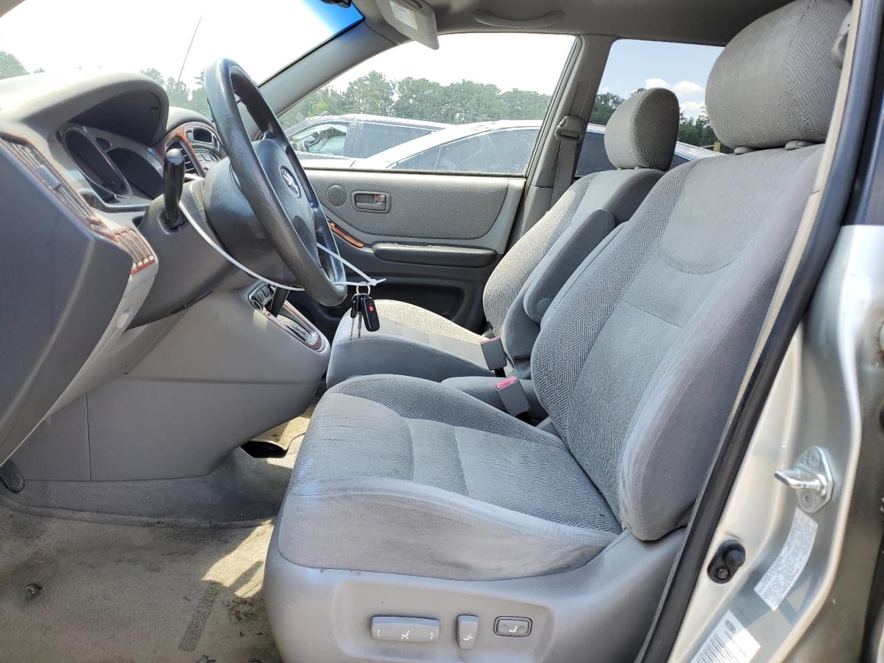 JTEGF21A110004751 2001 Toyota Highlander