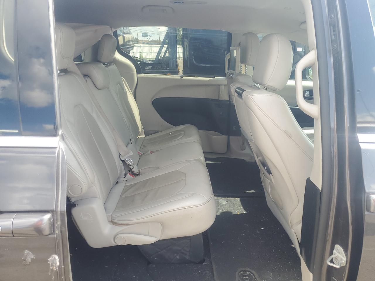 2C4RC1EG5KR616120 2019 Chrysler Pacifica Touring L Plus