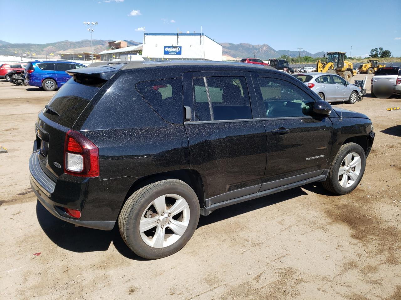 2015 Jeep Compass Latitude vin: 1C4NJDEB8FD168636