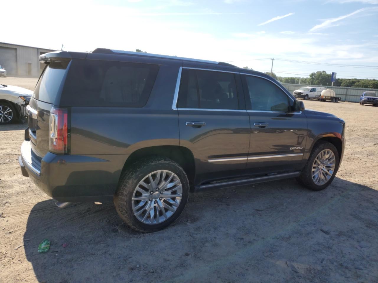 2016 GMC Yukon Denali vin: 1GKS1CKJ2GR205259