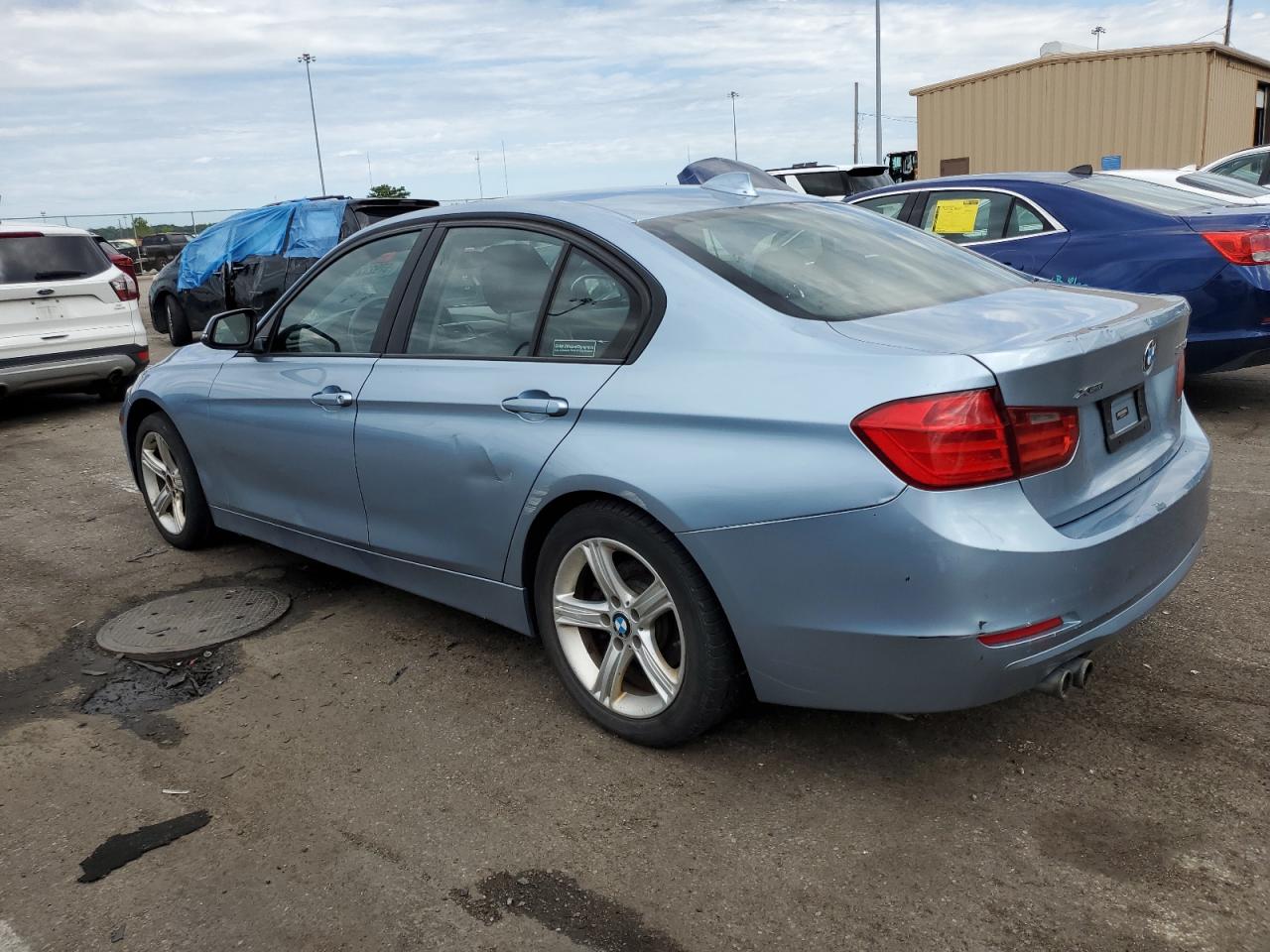 2013 BMW 328 Xi Sulev vin: WBA3B5C51DF595601