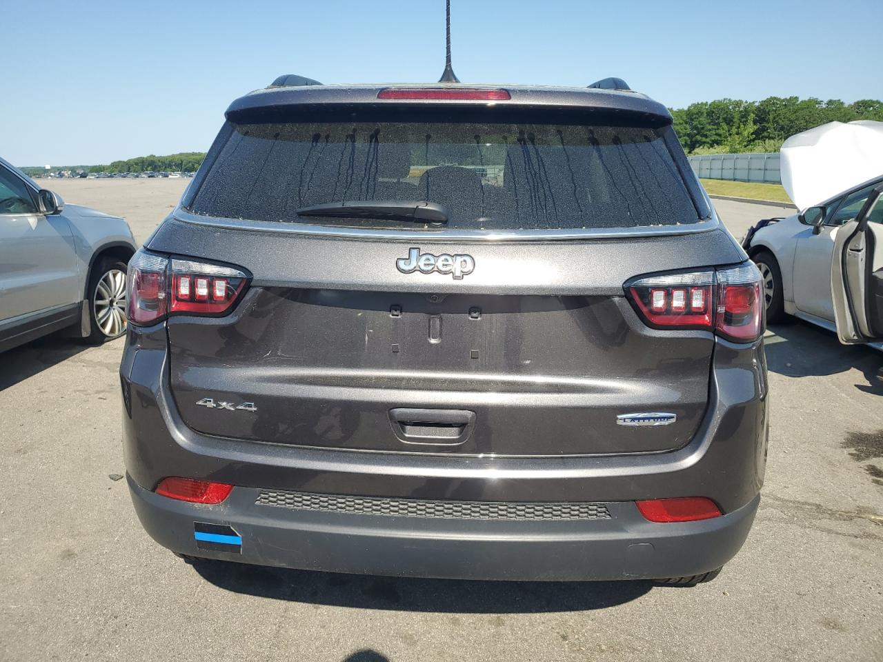 3C4NJDBB2MT563262 2021 Jeep Compass Latitude
