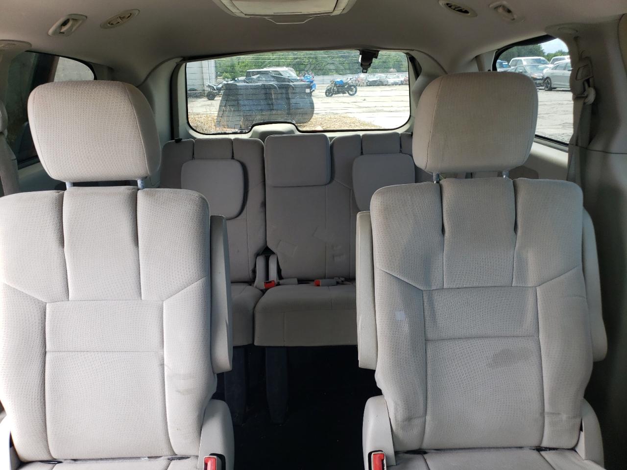 2A4RR5DG2BR650386 2011 Chrysler Town & Country Touring