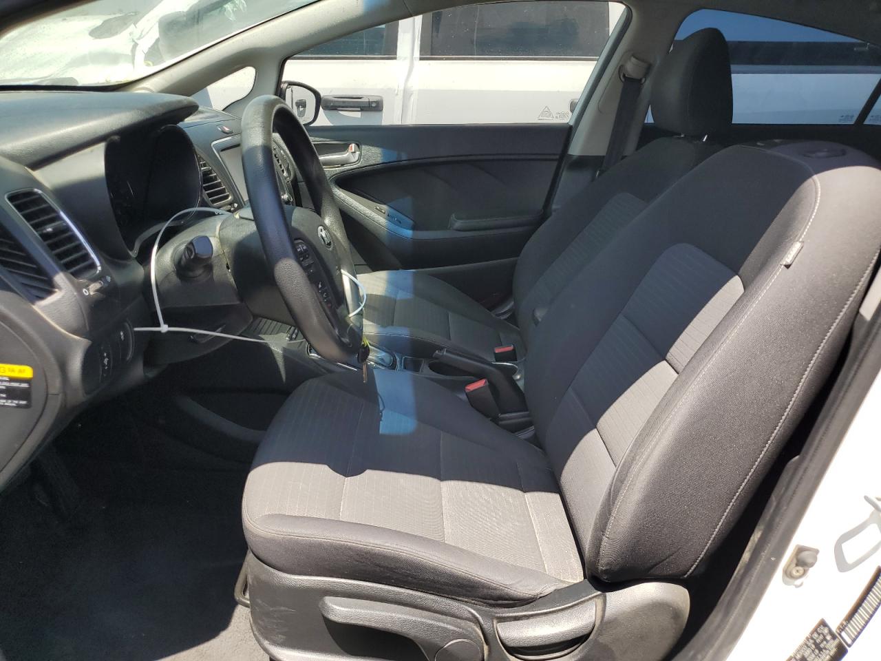 3KPFL4A73JE171029 2018 Kia Forte Lx