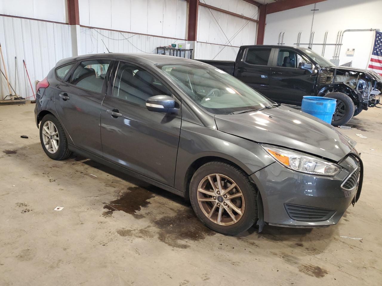 2017 Ford Focus Se vin: 1FADP3K23HL316425