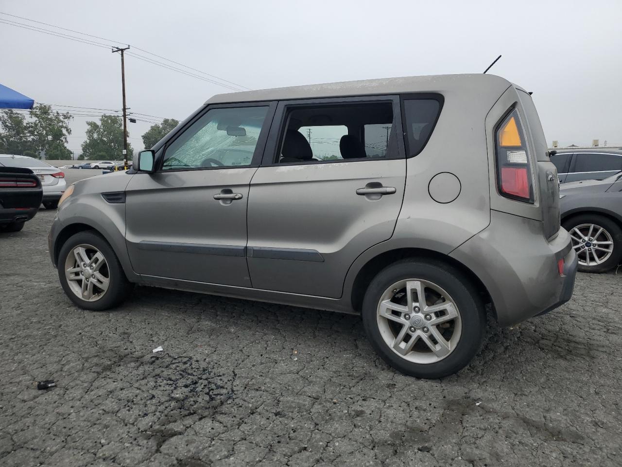 KNDJT2A23B7258899 2011 Kia Soul +