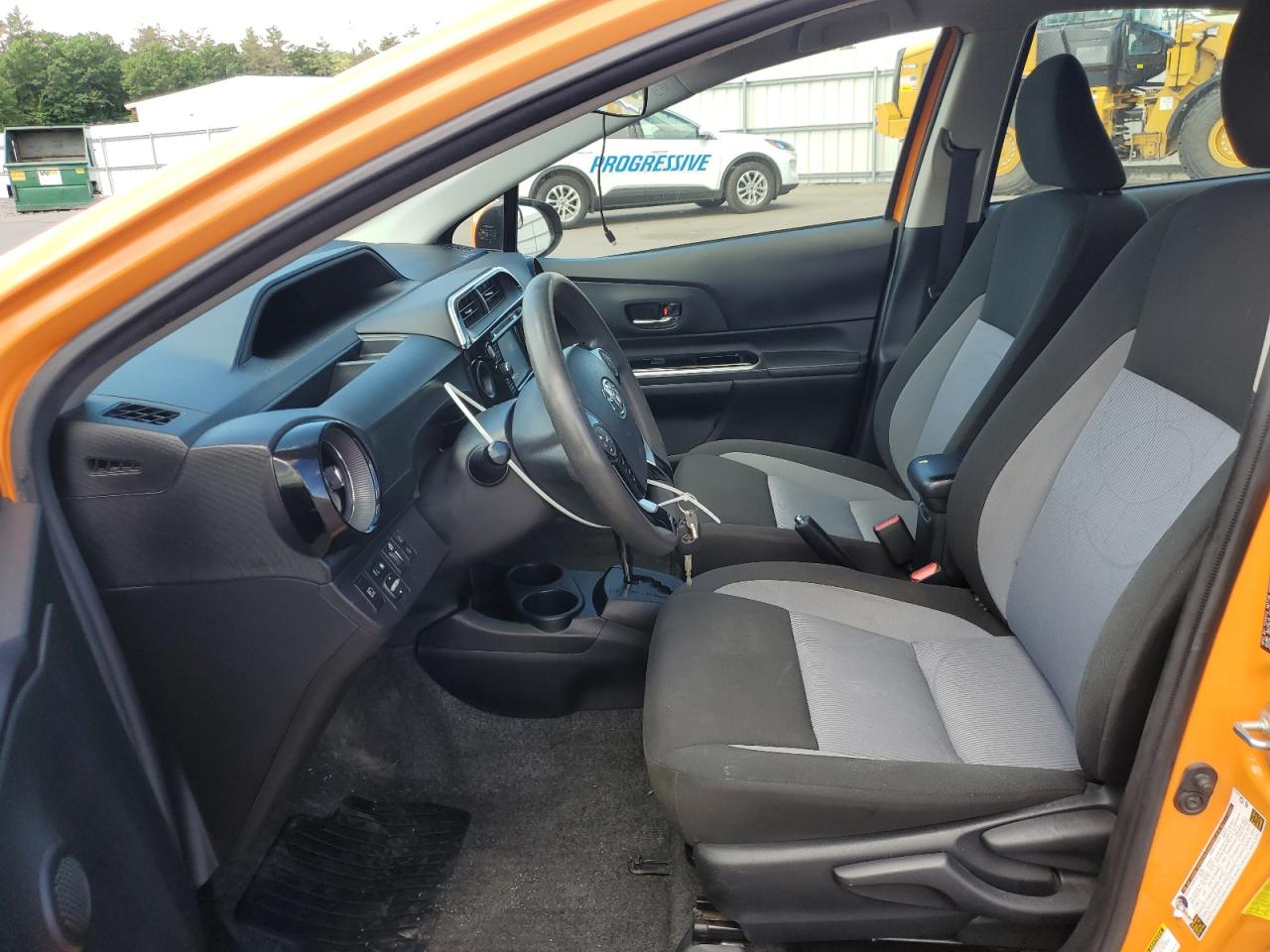 JTDKDTB36J1614357 2018 Toyota Prius C