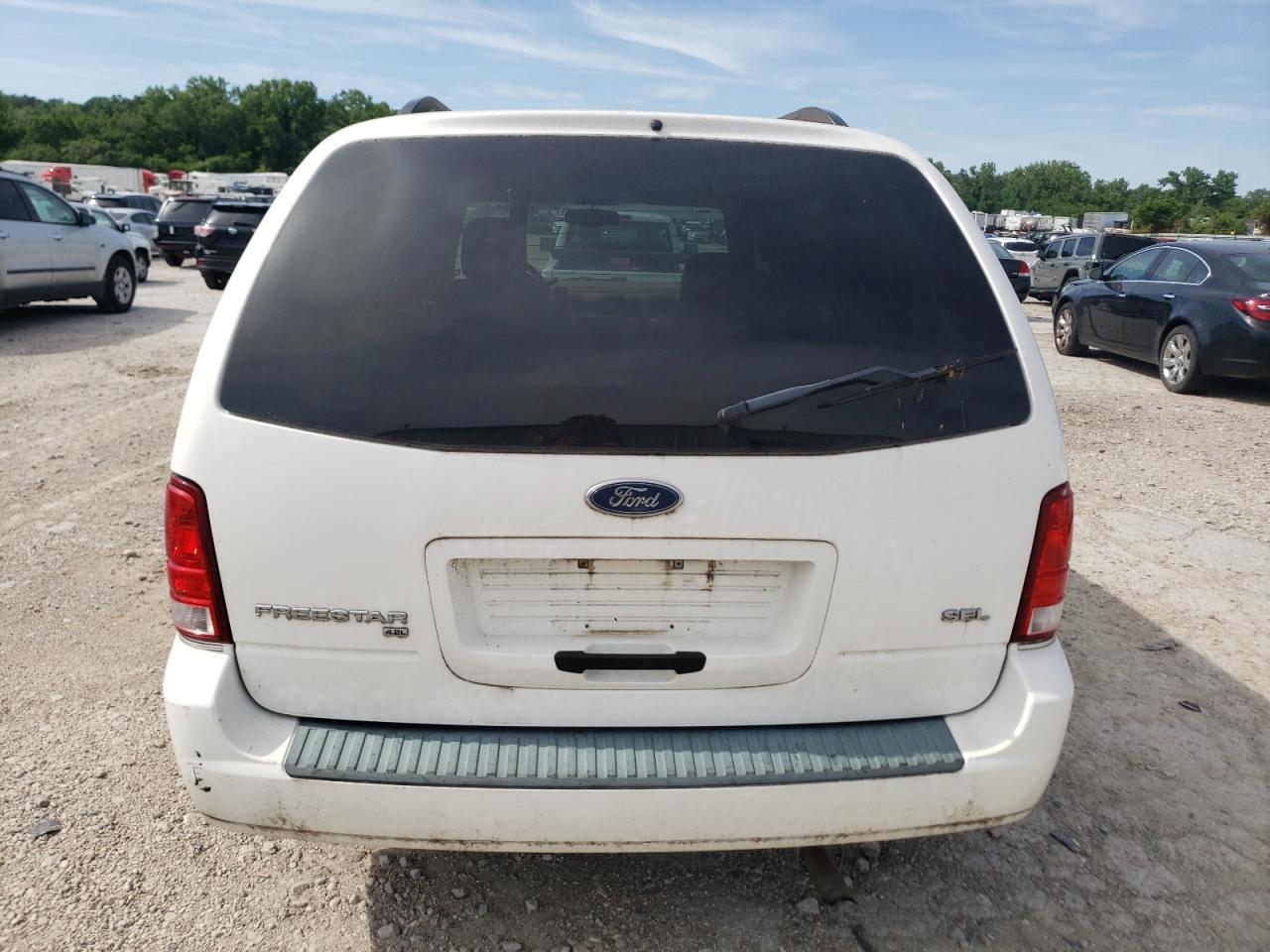 2FMZA522X5BA28146 2005 Ford Freestar Sel