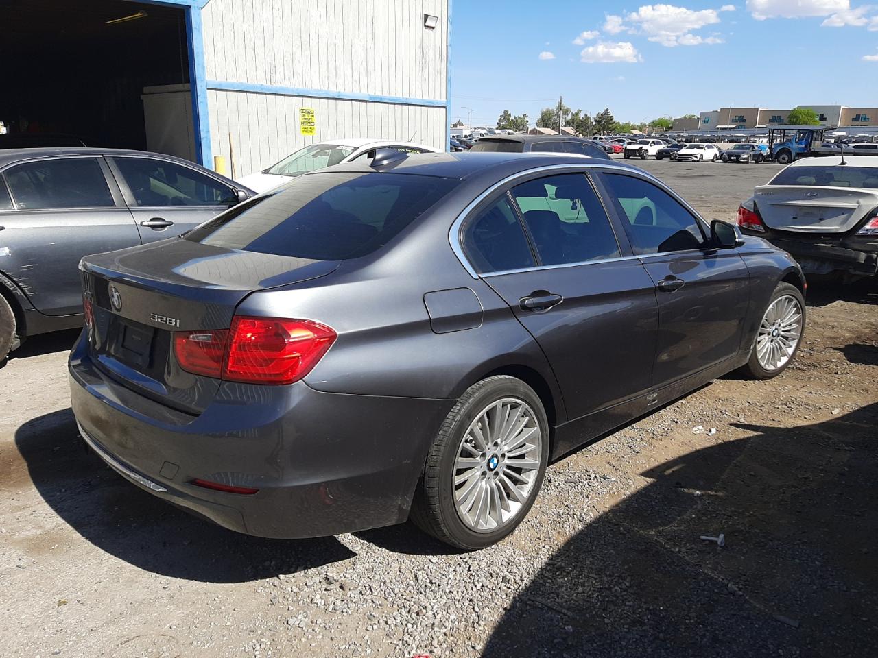 2013 BMW 328 Xi vin: WBA3B3C51DJ698714