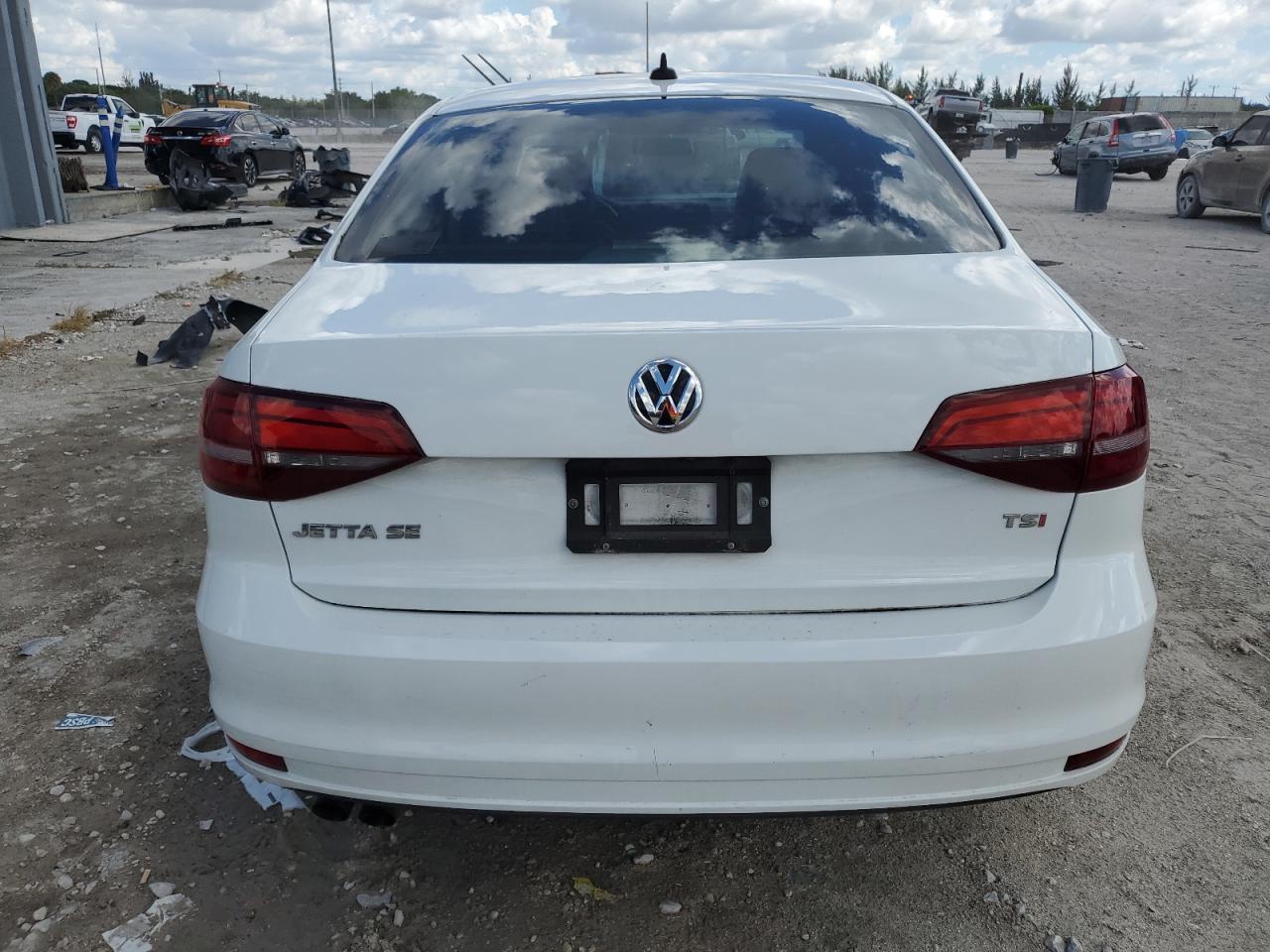 3VWDB7AJ6HM301700 2017 Volkswagen Jetta Se