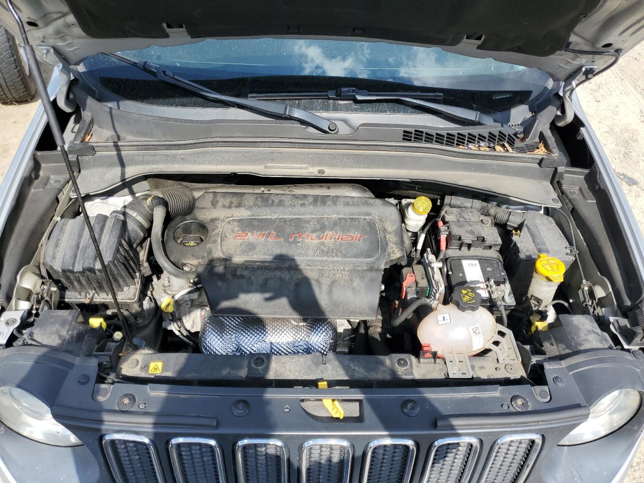 ZACCJBBT8FPB40183 2015 Jeep Renegade Latitude